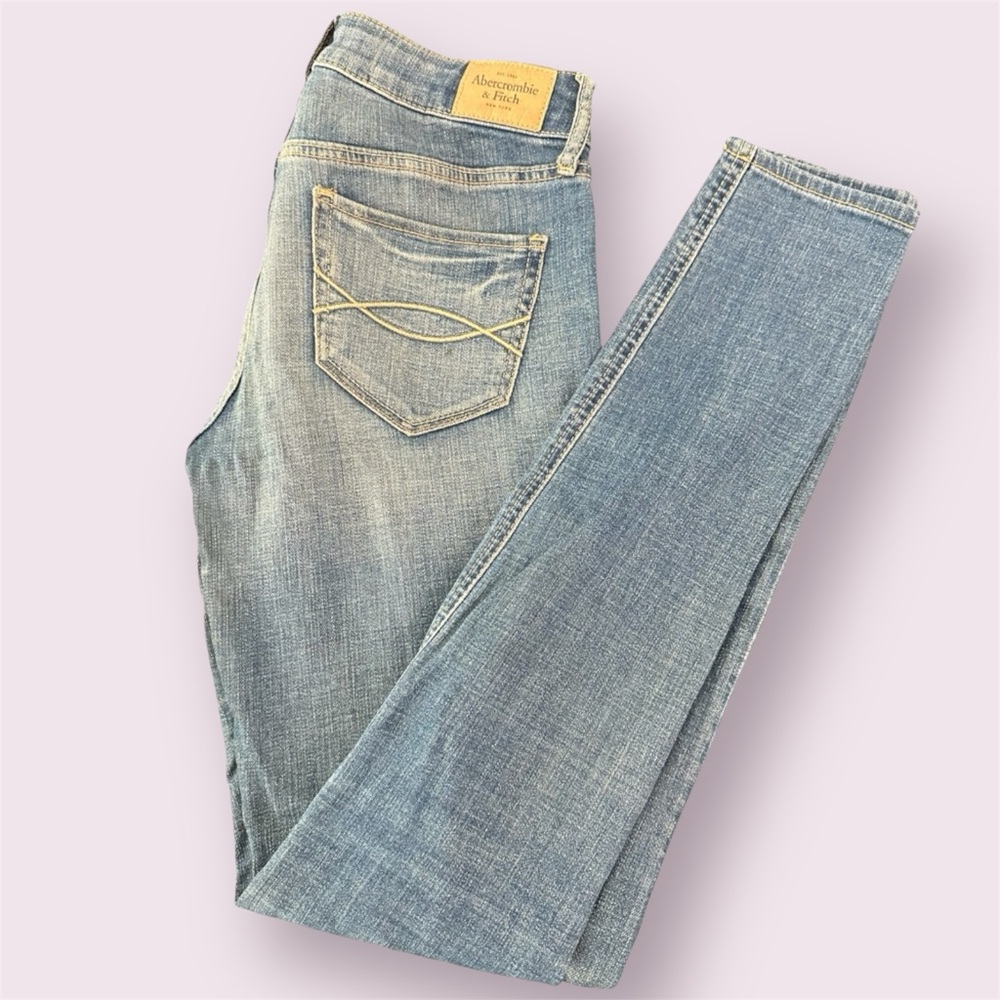 Abercrombie & Fitch Size 00R 24” Waist Skinny Light Blue Denim Jeans